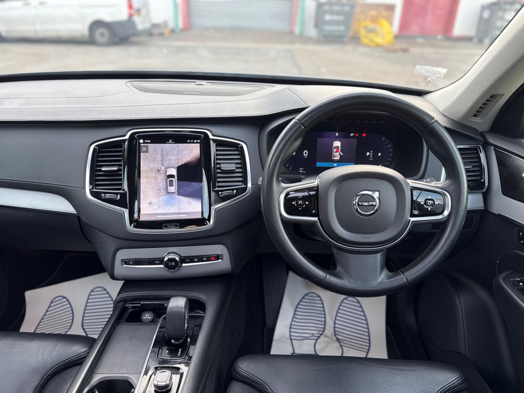 Volvo XC90 view 12