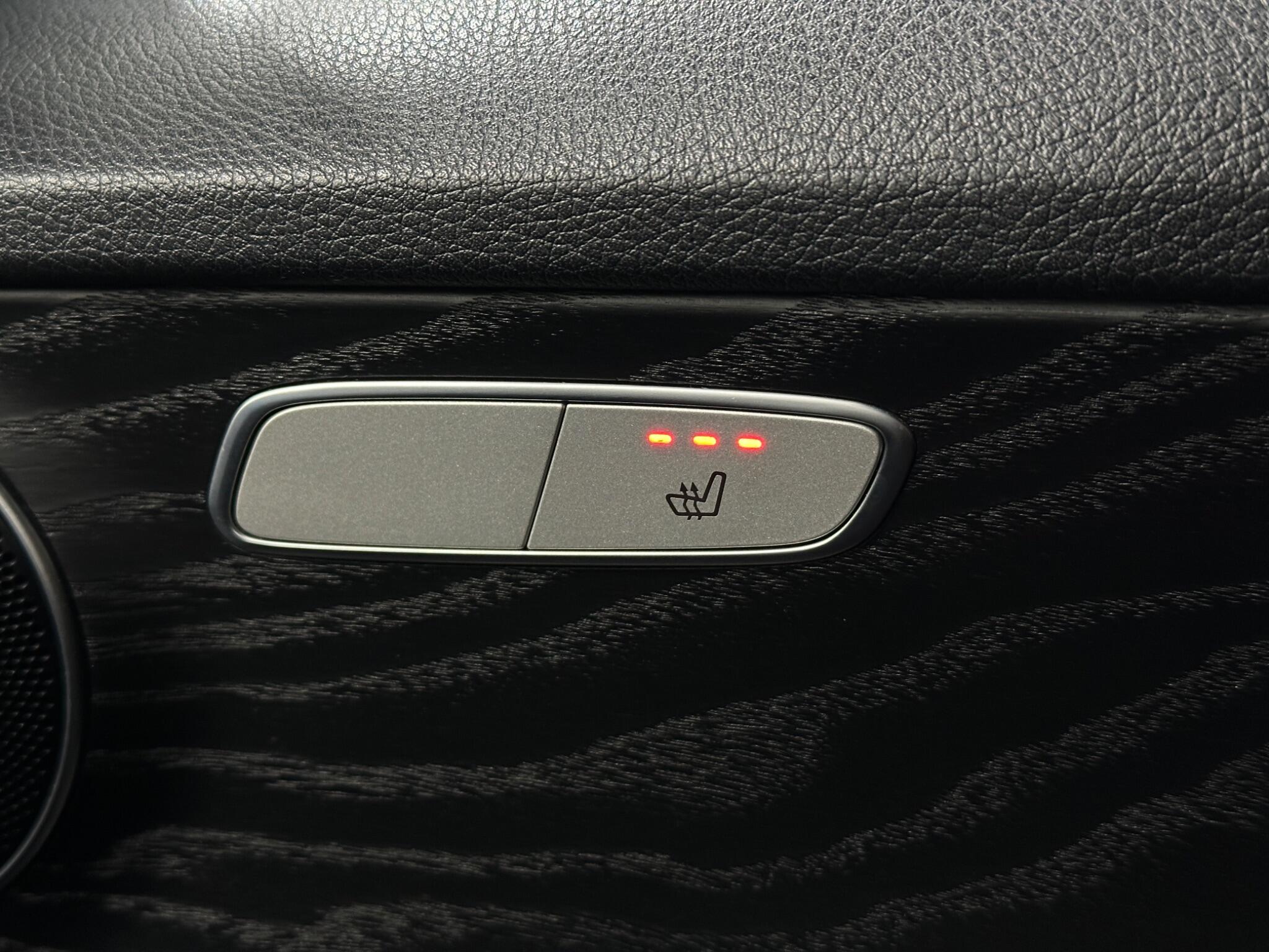 Mercedes-Benz C-Class view 20