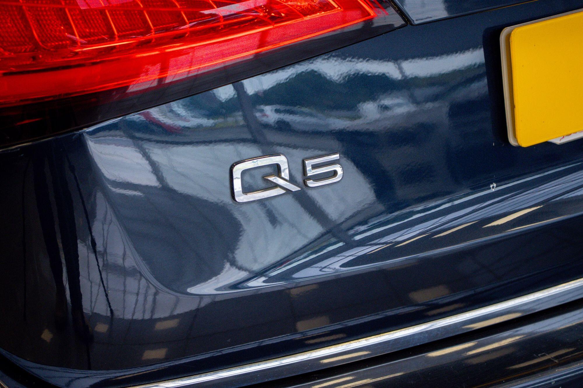 Audi Q5 view 17