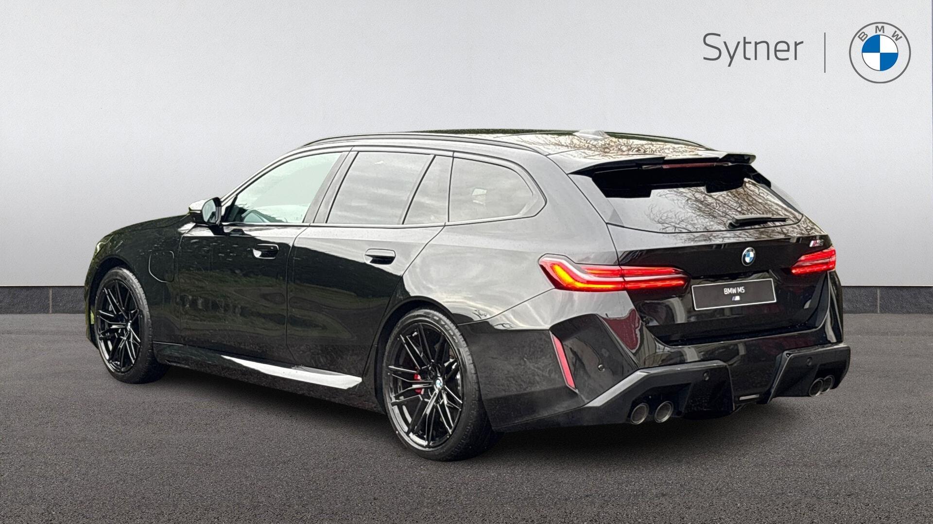 BMW M5 view 2