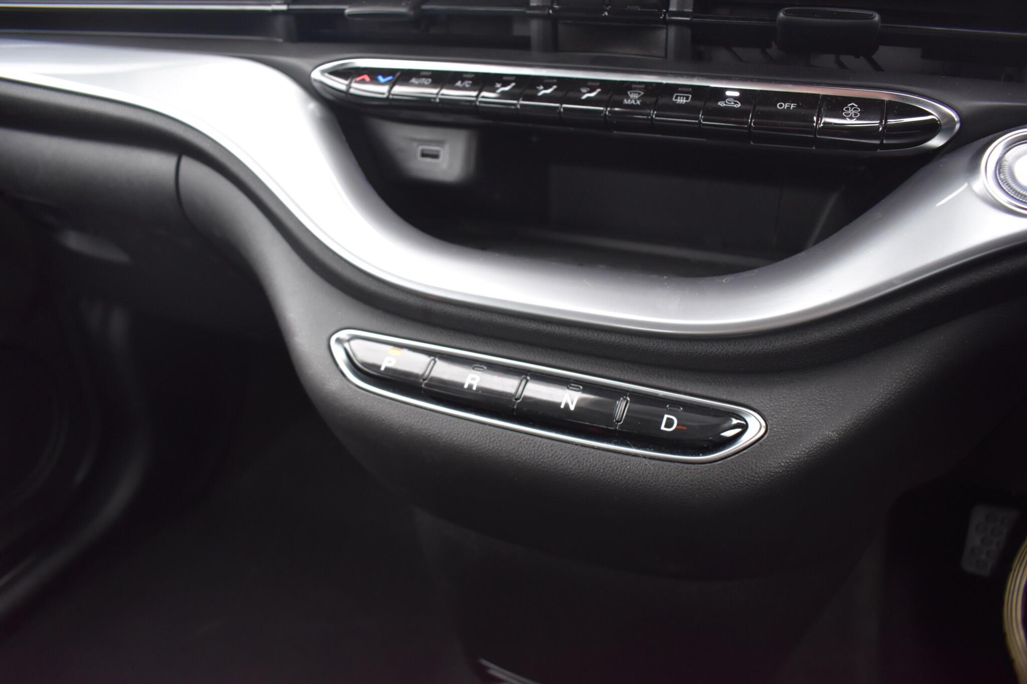 500e C - 42kWh Icon Auto 2dr - Image 31