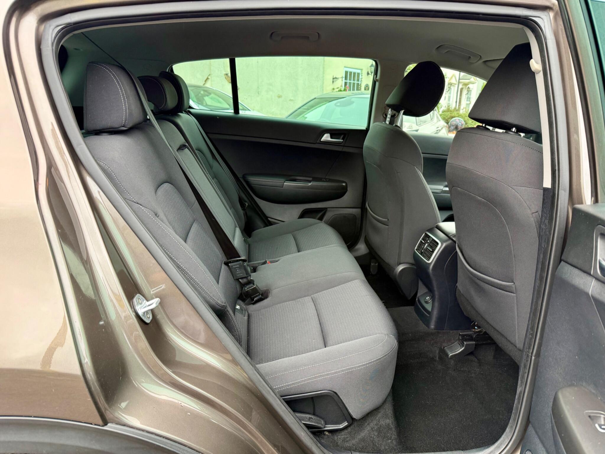 2018 Kia Sportage 1.6 GDi 2 Euro 6 (s/s) 5dr • 119,722 miles image 22