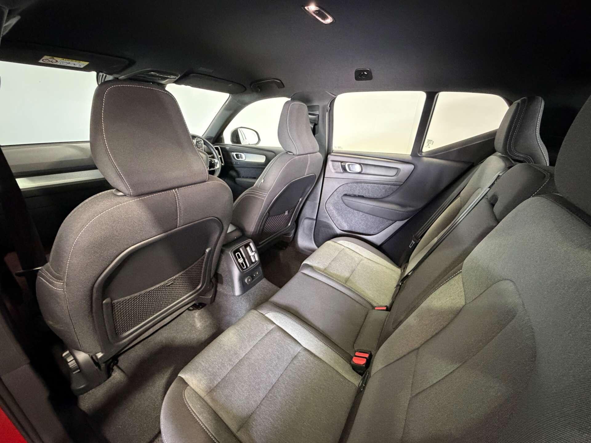 Volvo XC40 view 58