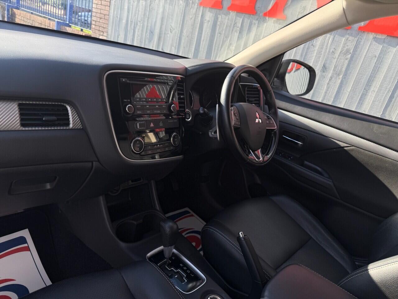 Mitsubishi Outlander view 24