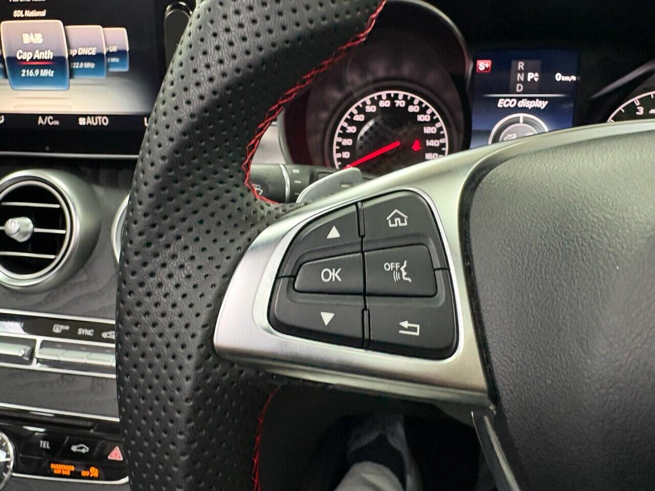 Mercedes-Benz C-Class view 26