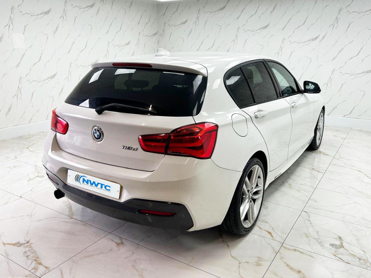 BMW 1 Series view 11