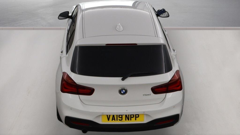 BMW 1 Series view 14