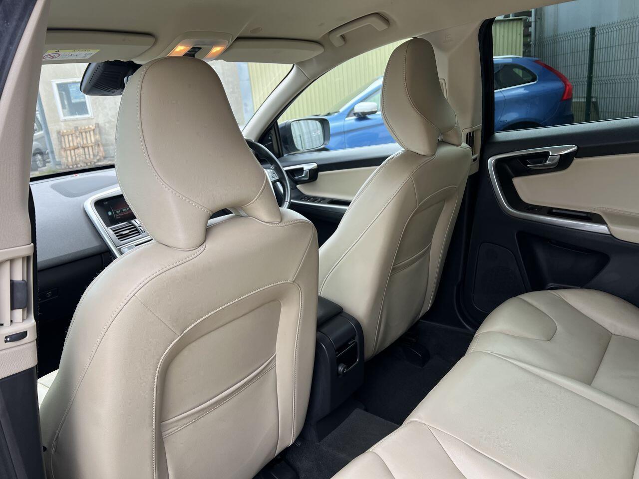 Volvo XC60 view 27