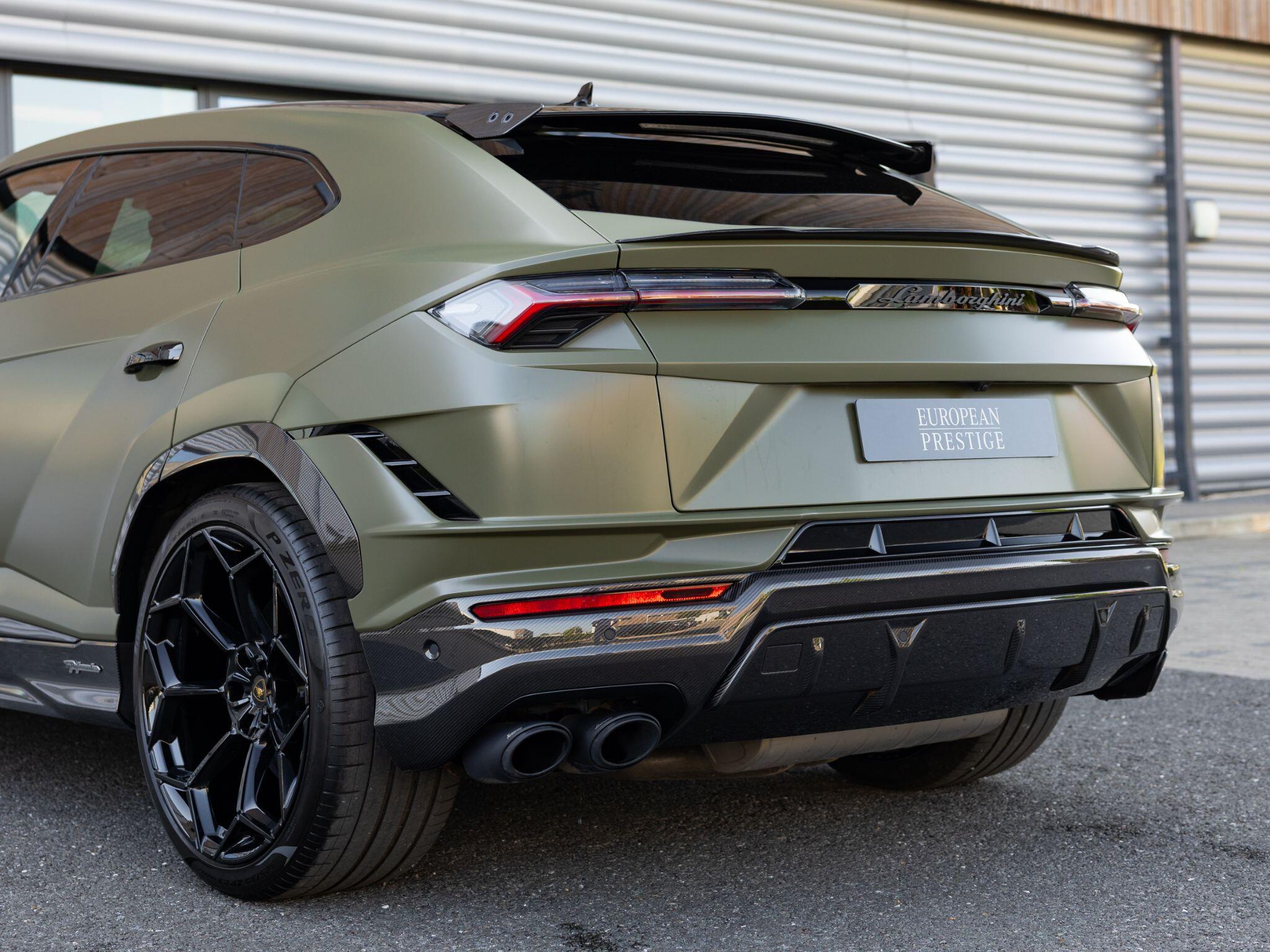 Lamborghini Urus view 21