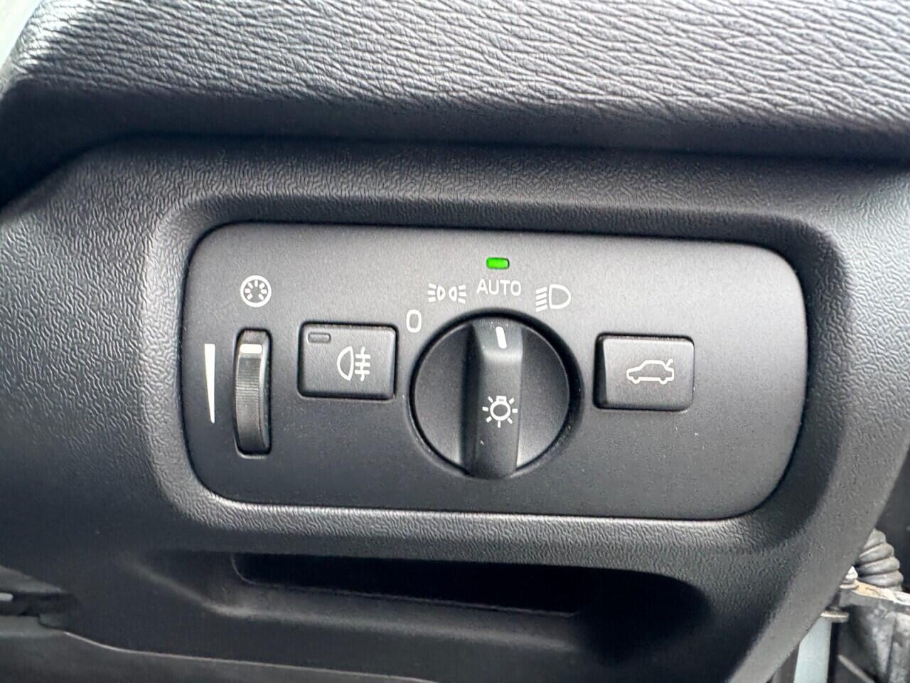 Volvo V40 view 69