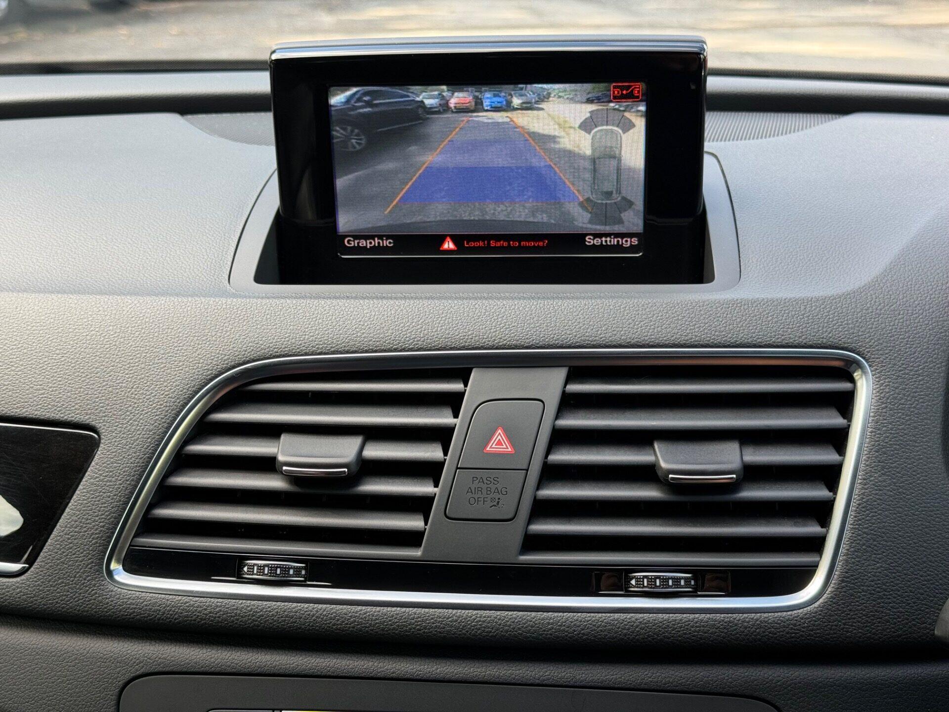 Audi Q3 view 4