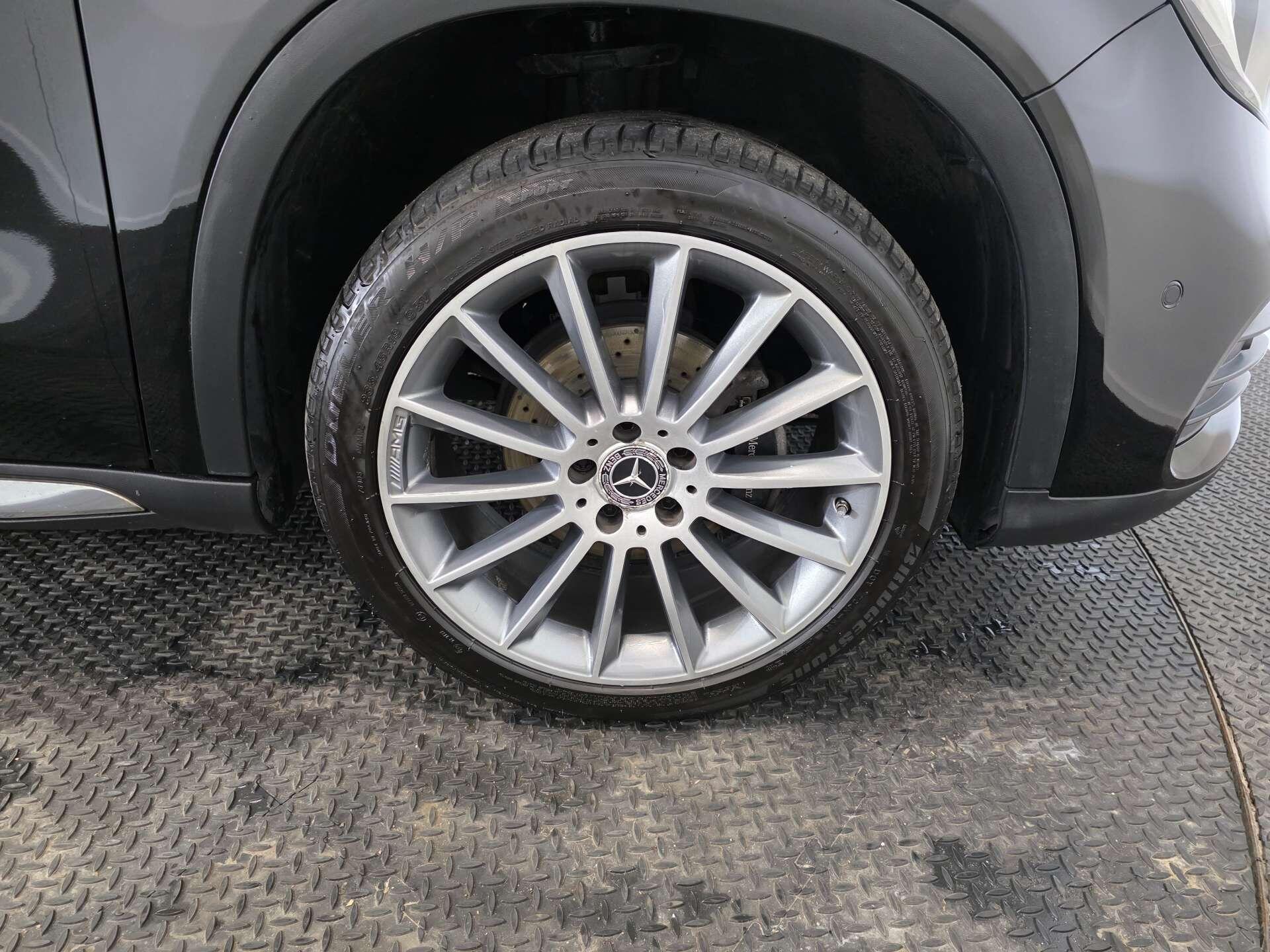 Mercedes-Benz GLA view 68