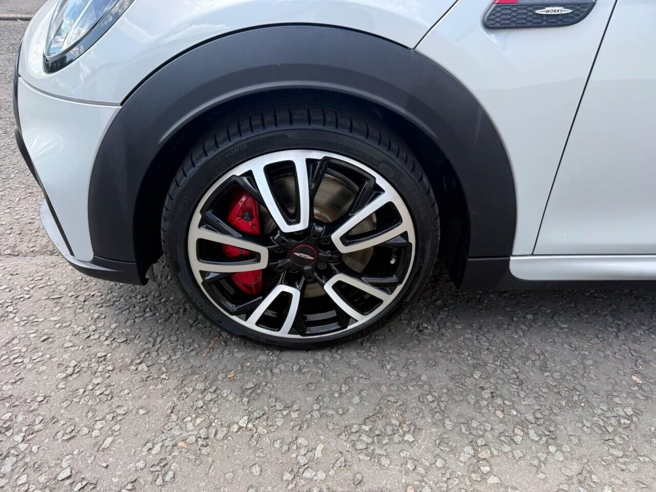 Mini Hatch view 28