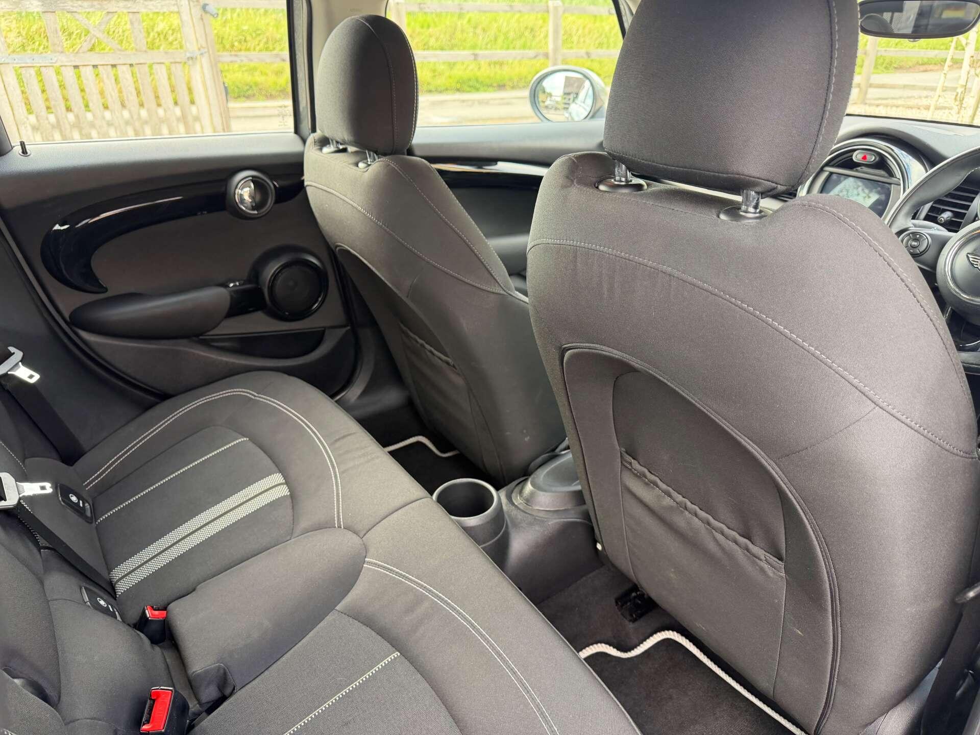 Mini Hatch view 15