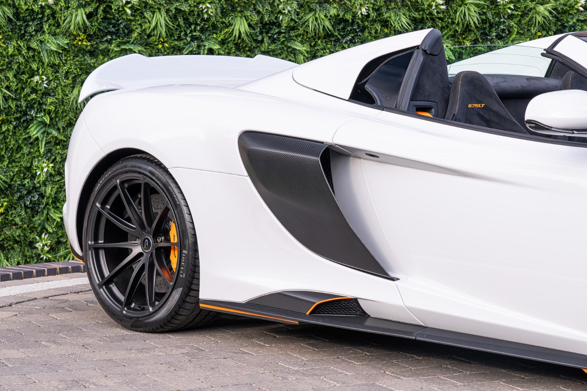 Mclaren 675LT view 10