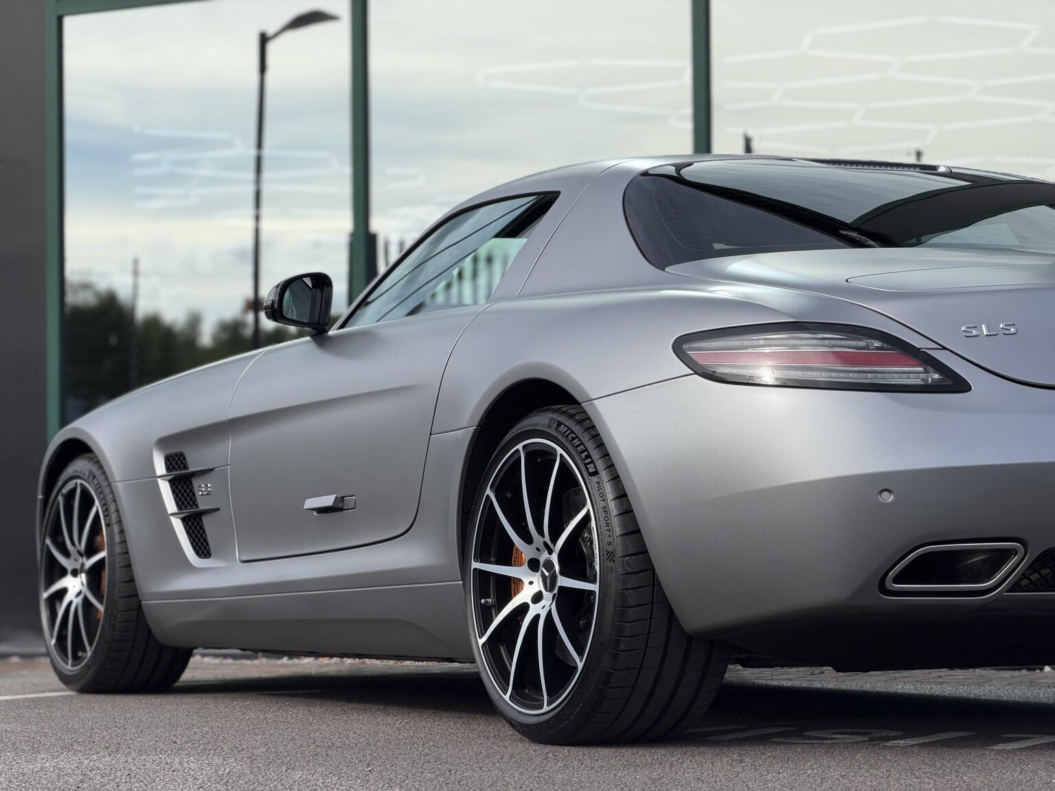Mercedes-Benz Amg GT view 40