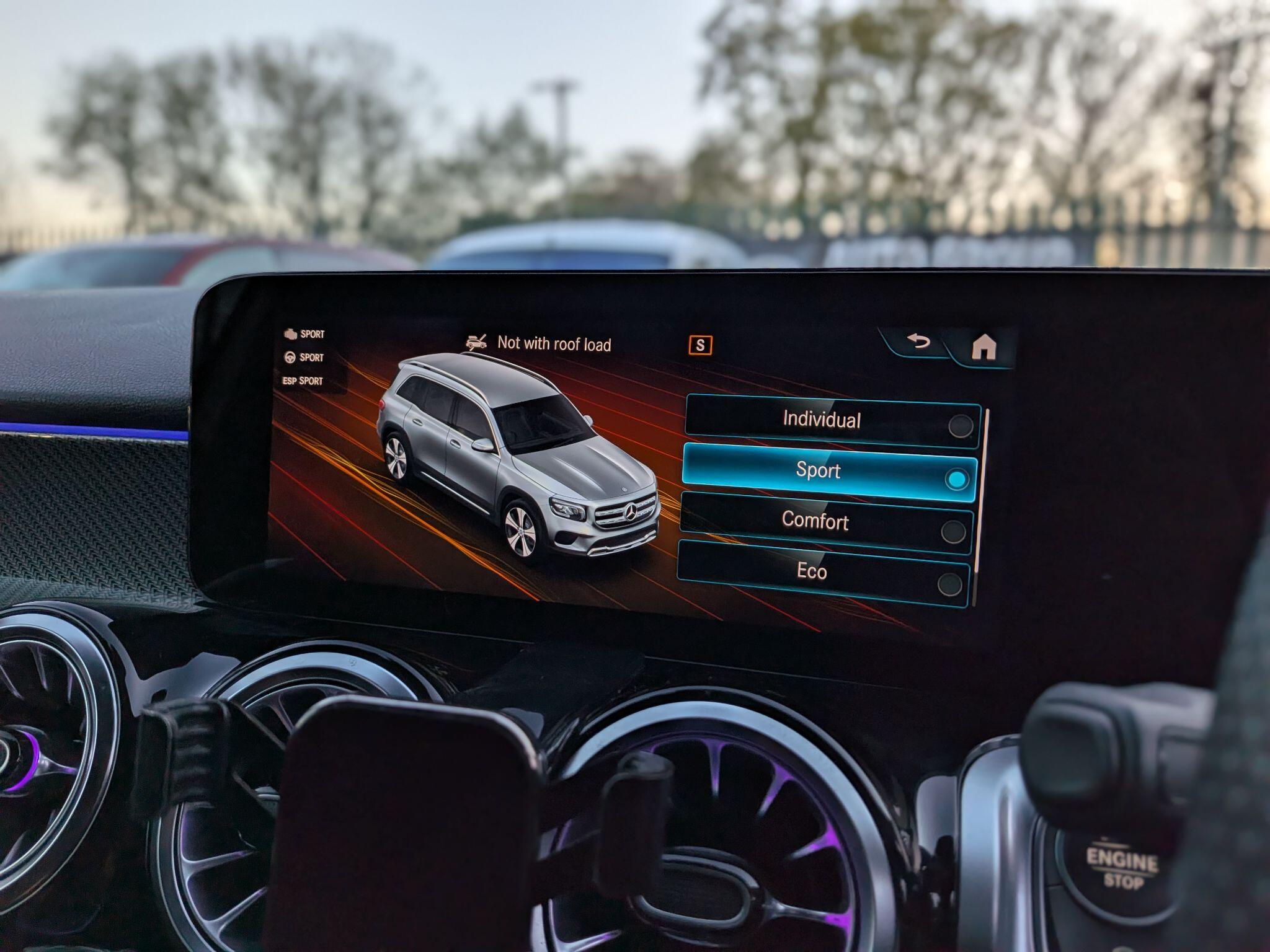 Mercedes-Benz GLB view 54