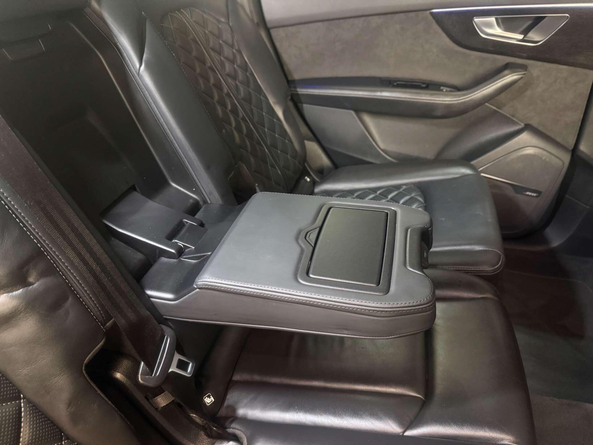 Audi SQ7 view 20
