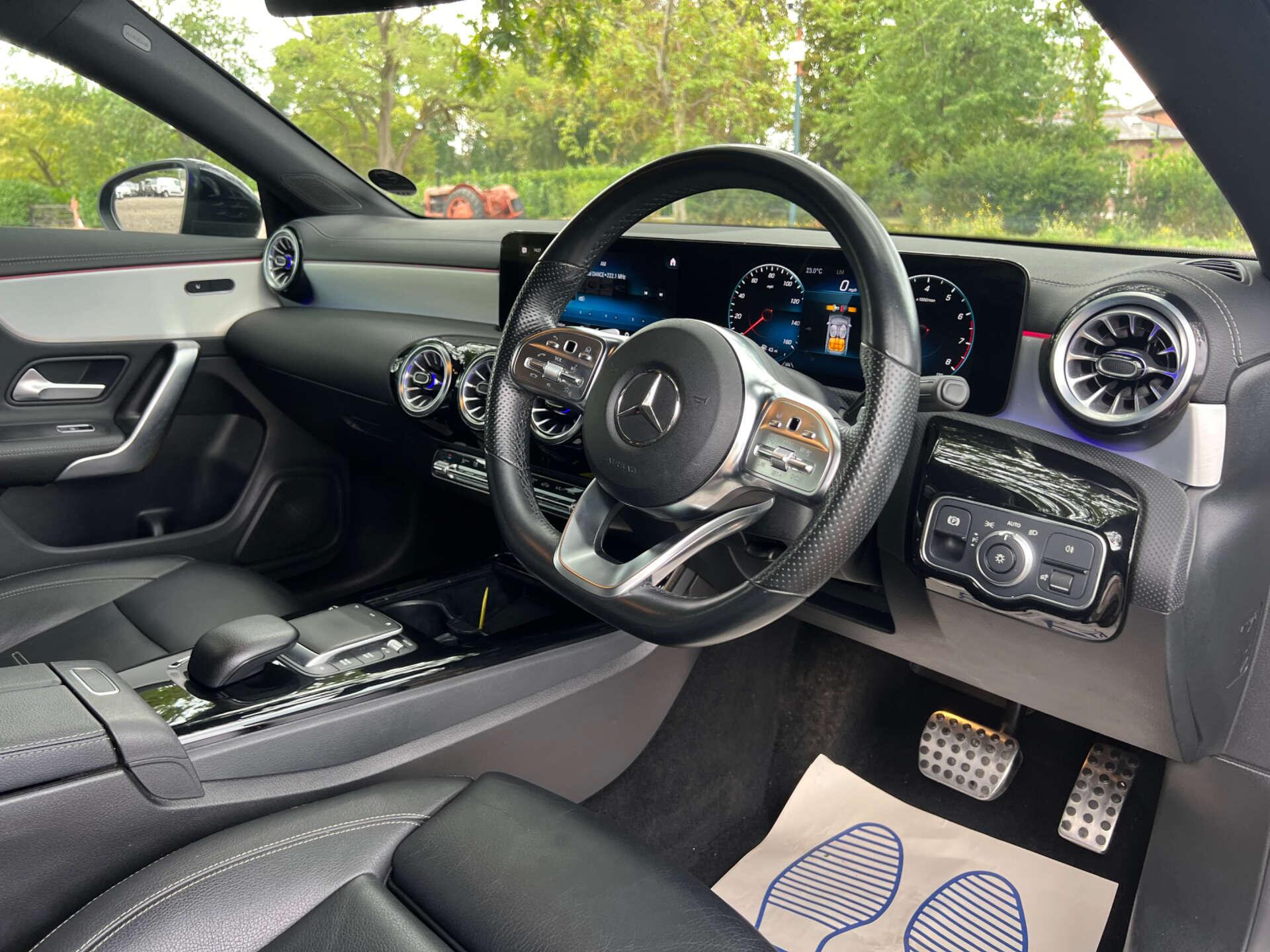 Mercedes-Benz Cla view 28