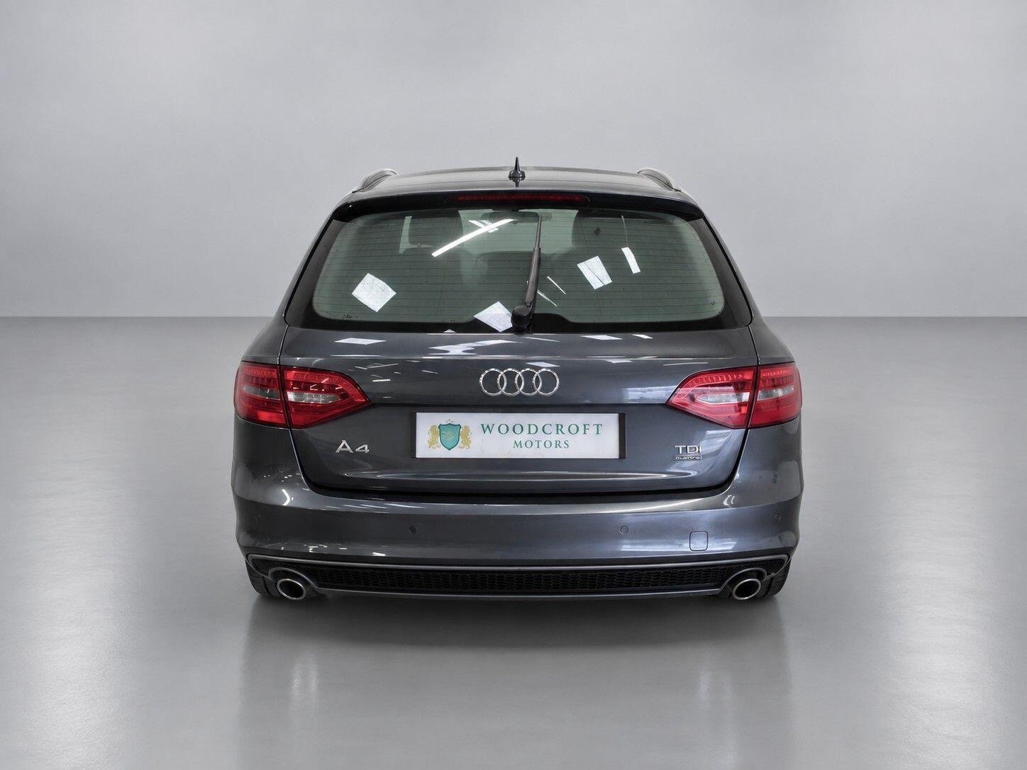 Audi A4 view 14