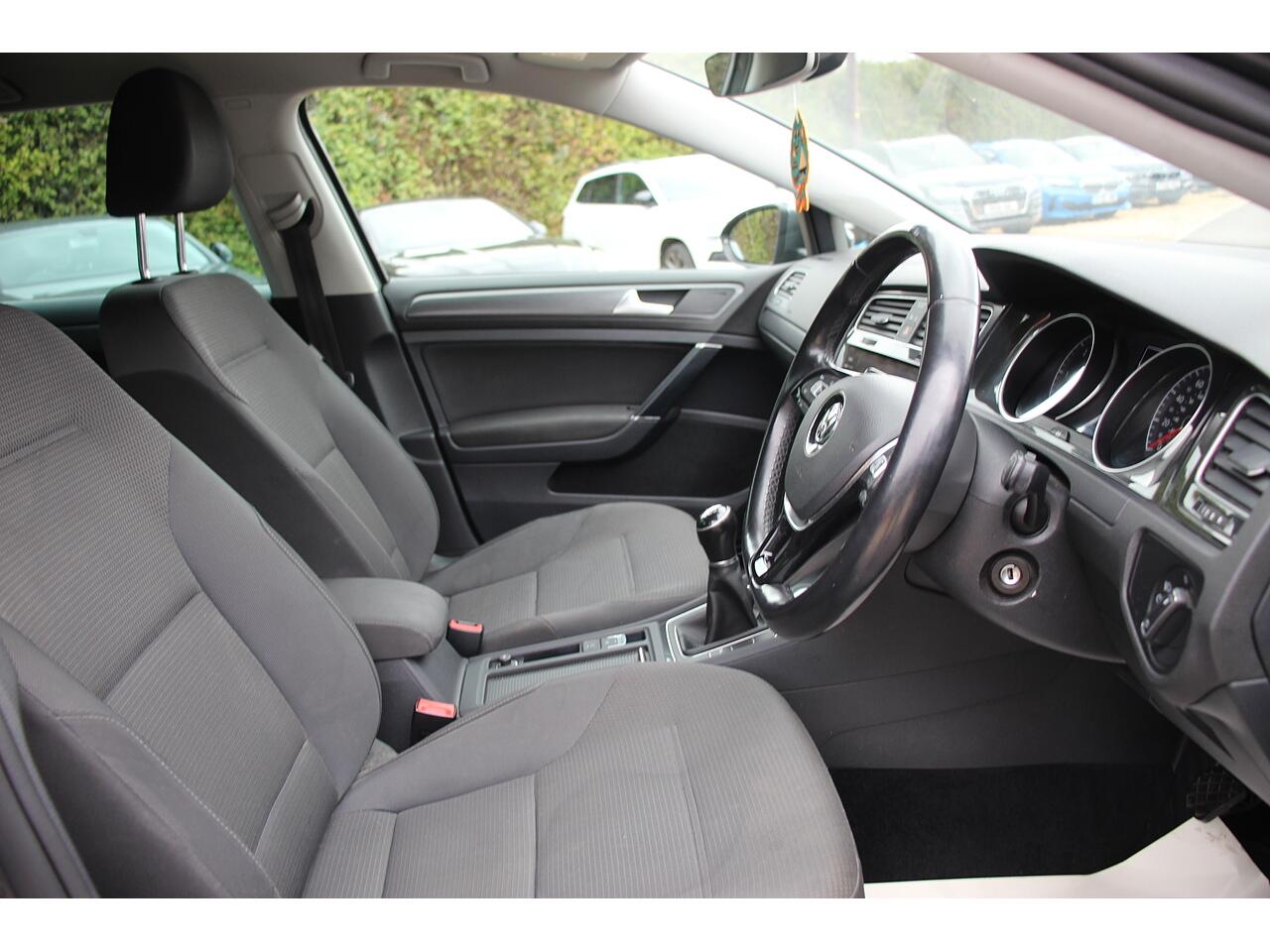 Volkswagen Golf view 13