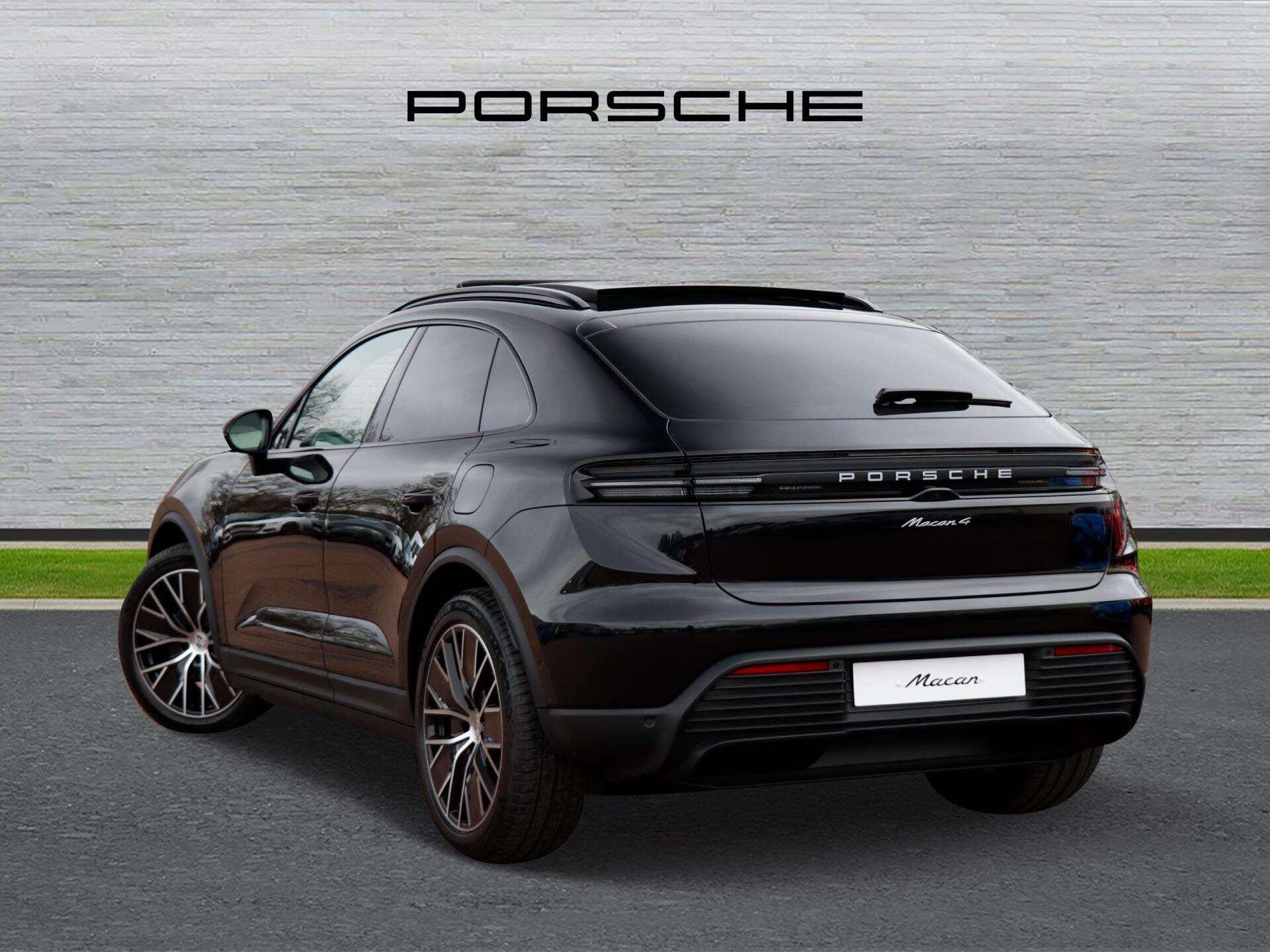 Porsche Macan view 5