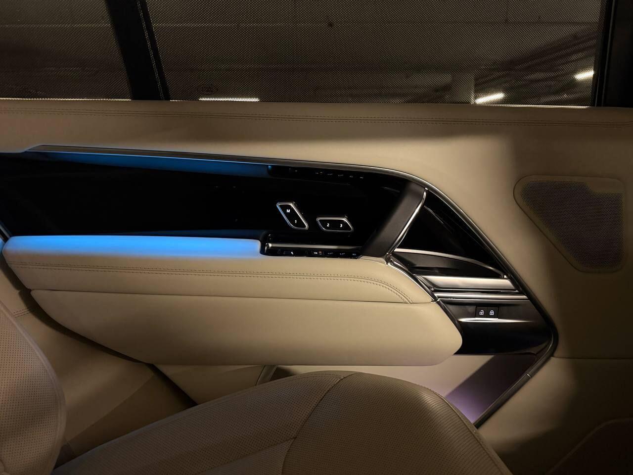Land Rover Range Rover view 32