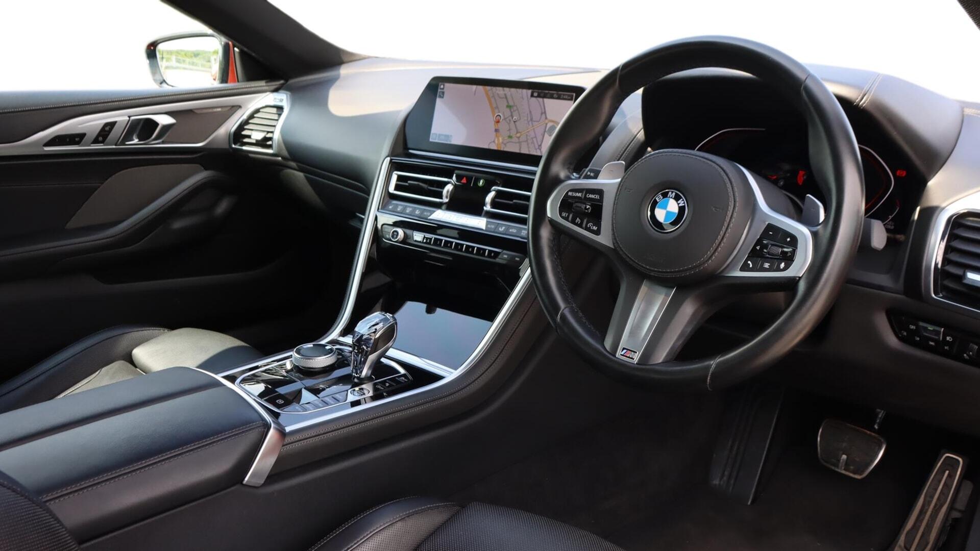 BMW 8 Series view 6