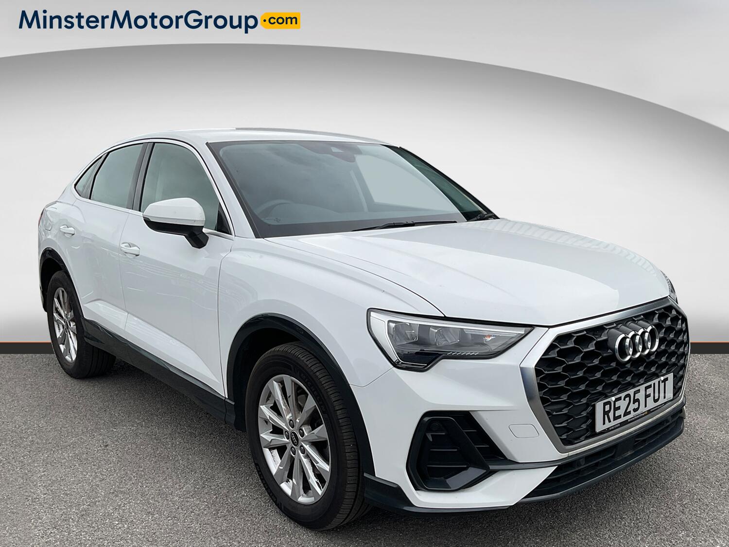 Audi Q3 main image