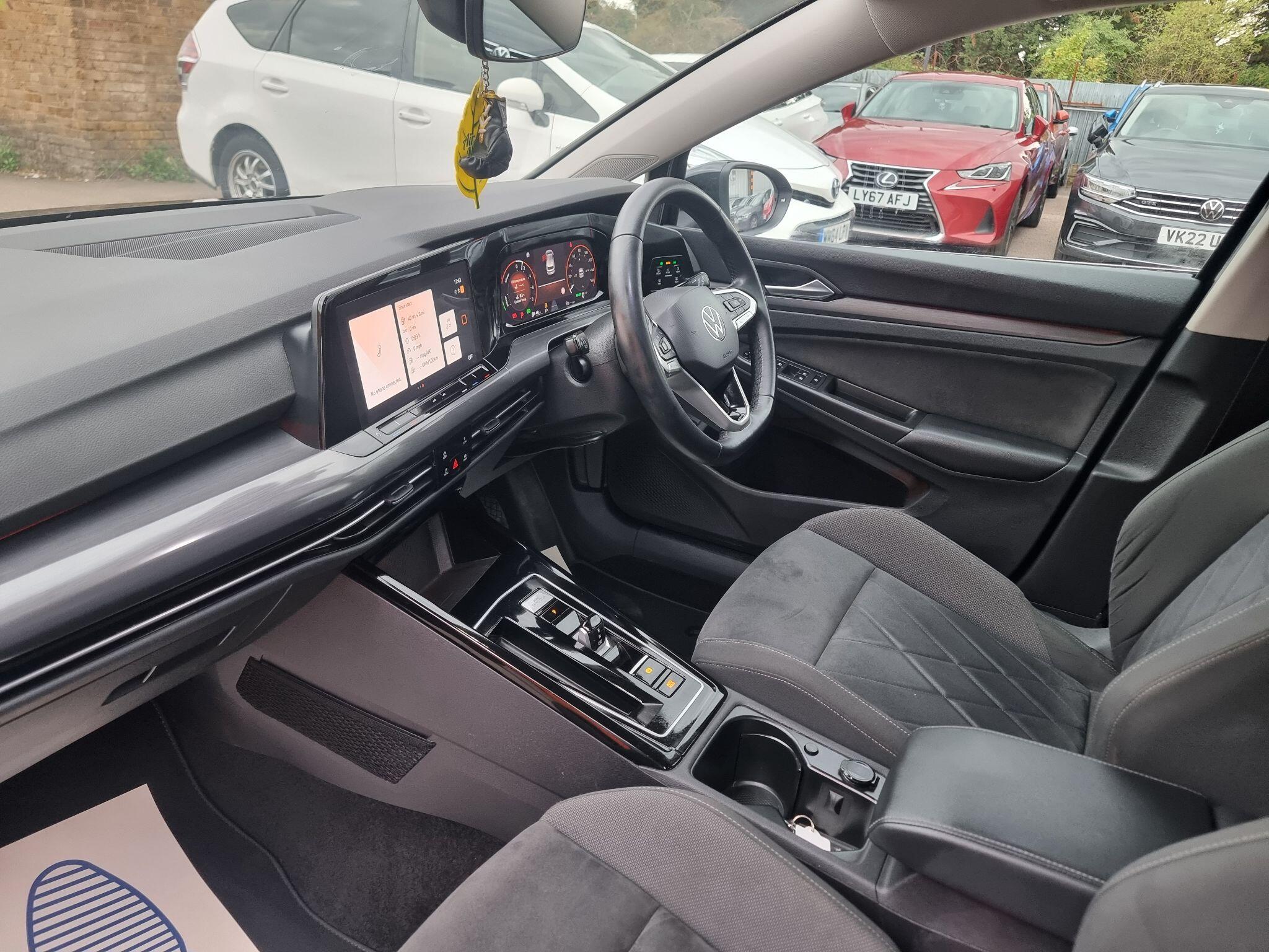 Volkswagen Golf view 21