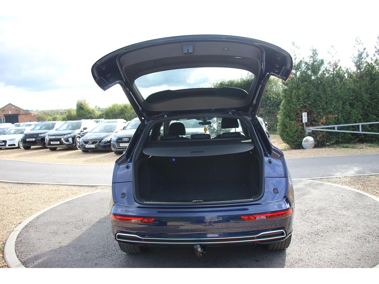 Audi Q5 view 39
