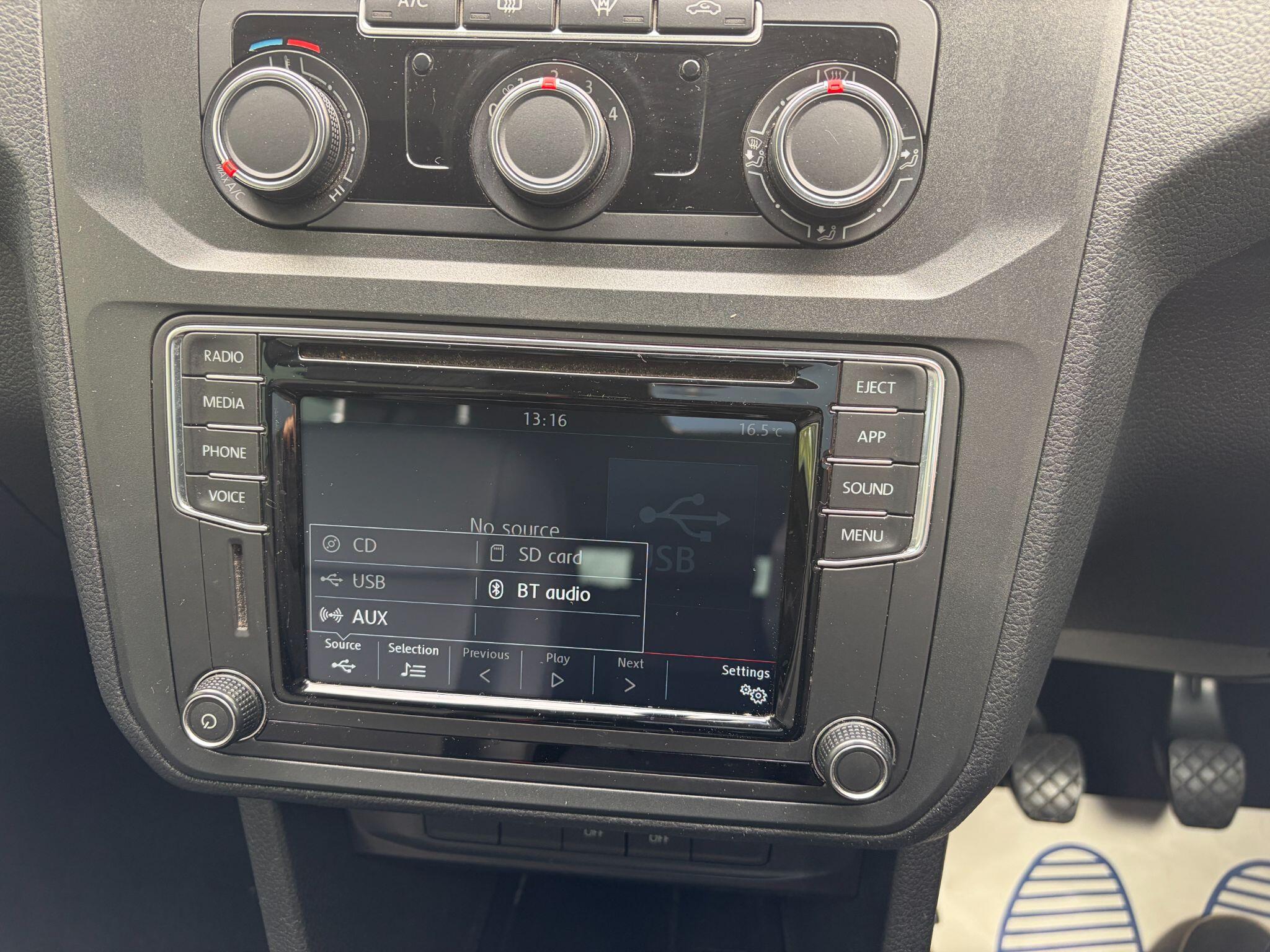 Volkswagen Caddy Maxi Life view 14