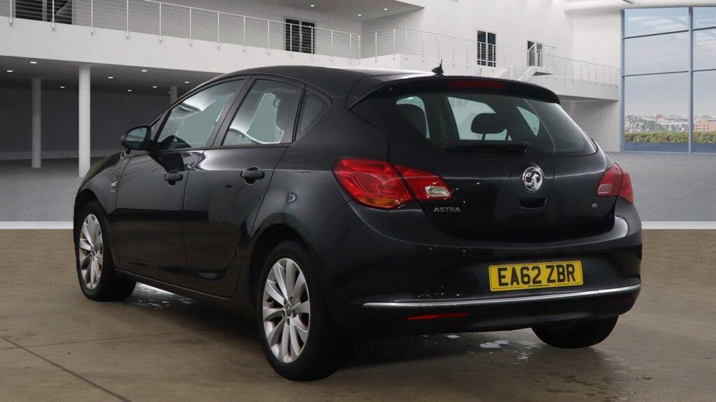 Vauxhall Astra view 3