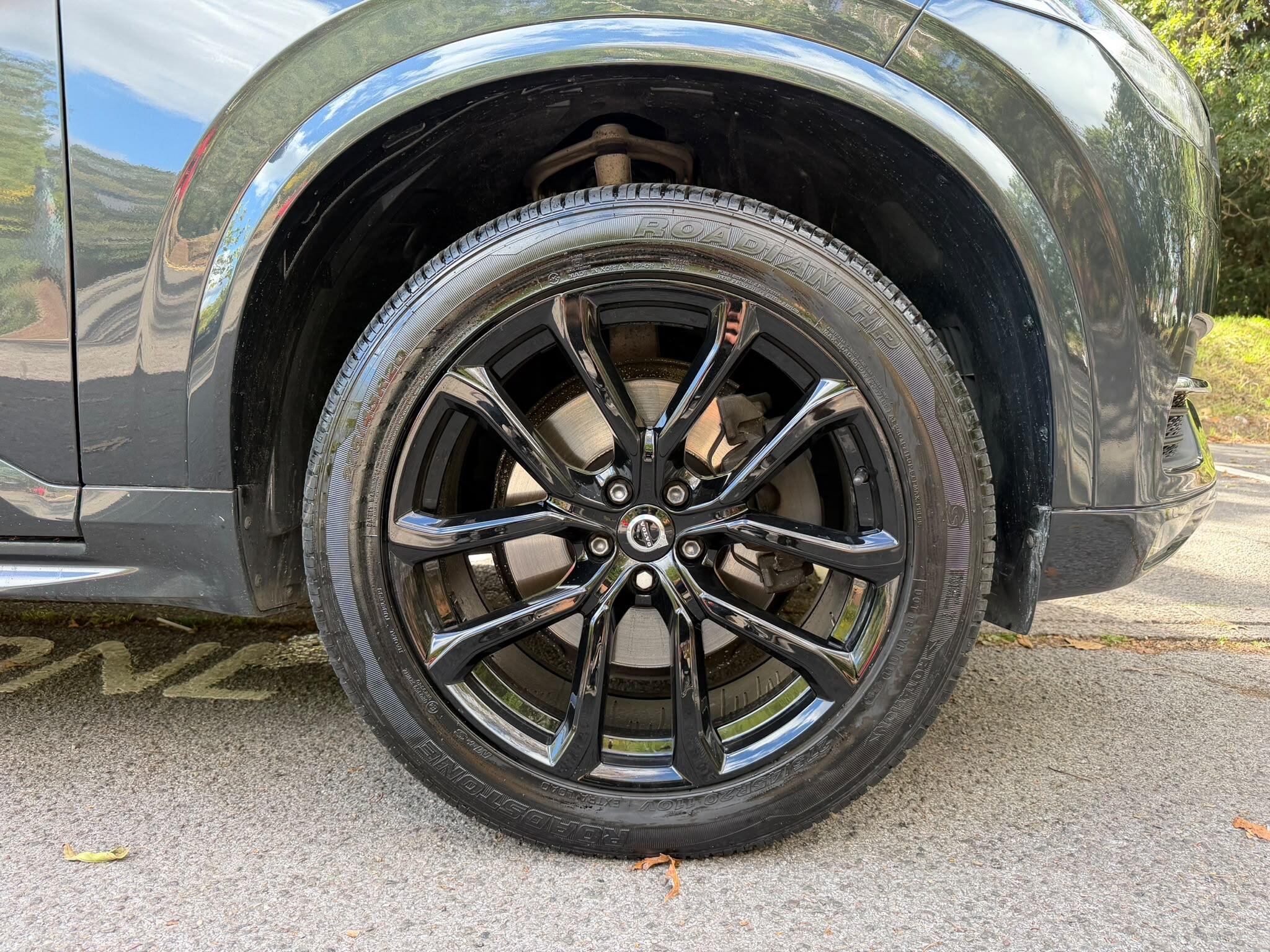 Volvo XC90 view 26