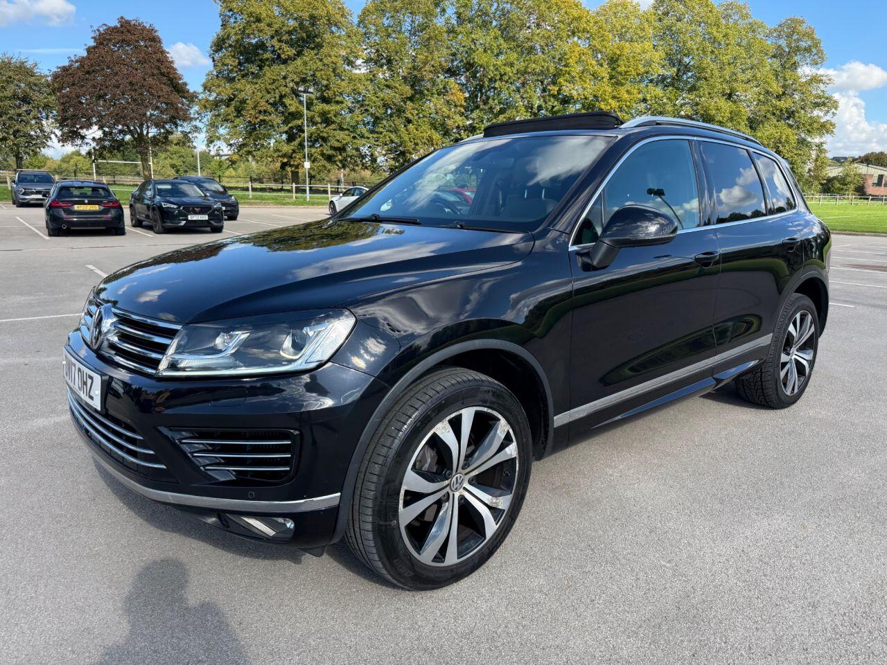 Volkswagen Touareg view 12