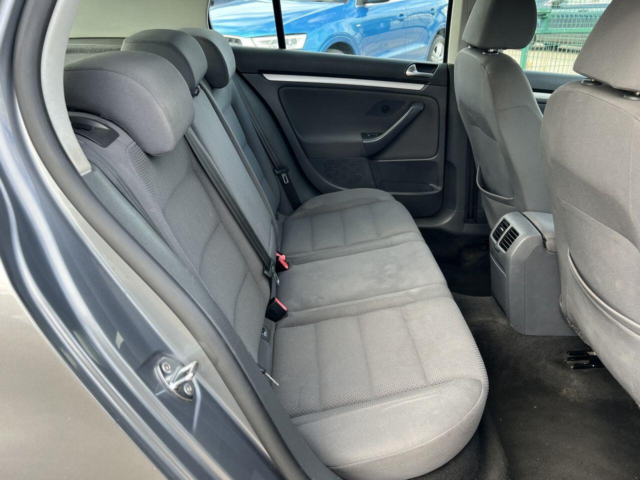 Volkswagen Golf view 17