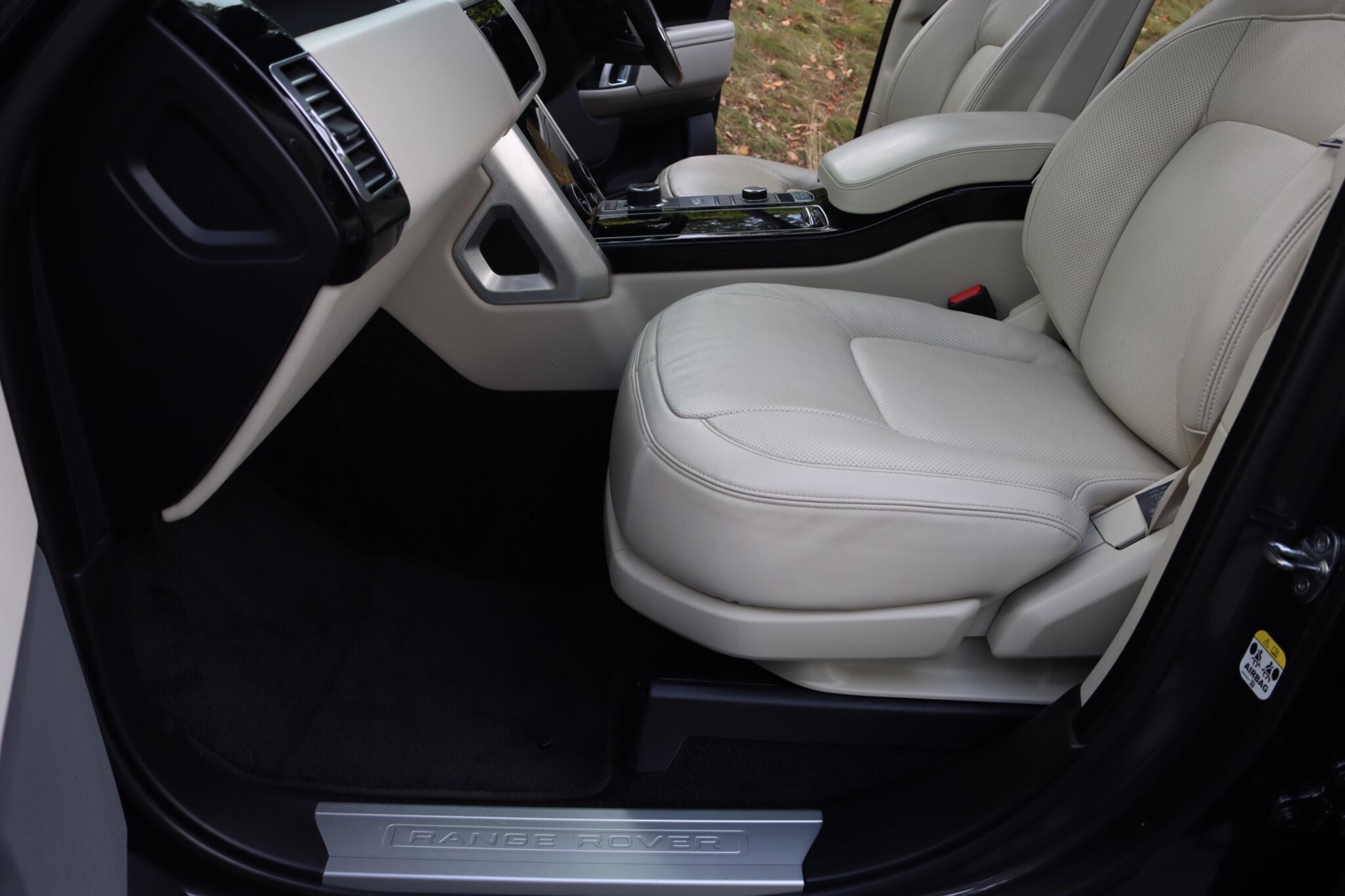 Land Rover Range Rover view 32