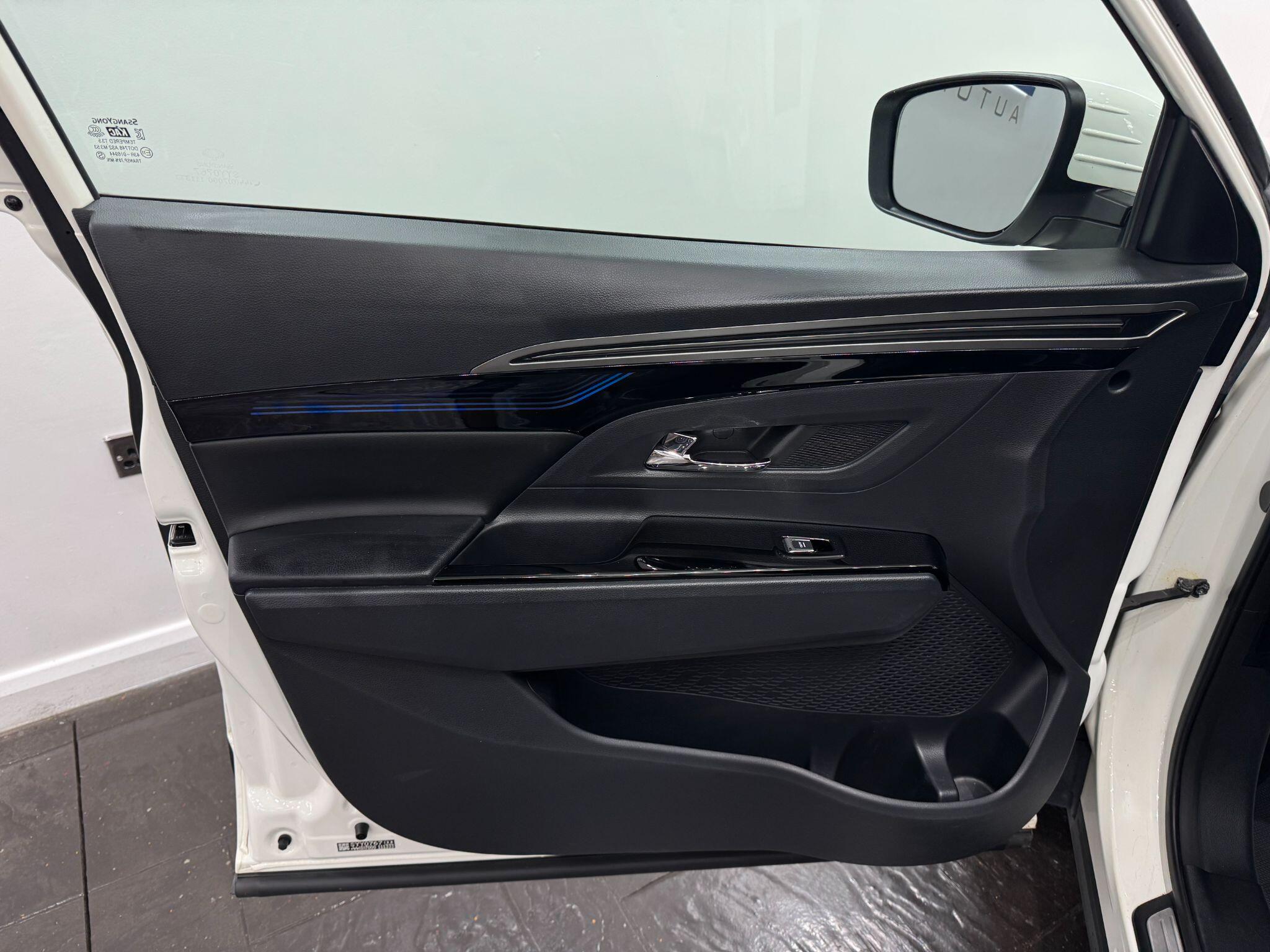 KGM Korando view 44