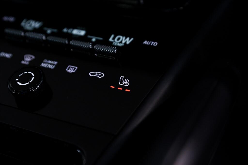 Porsche Cayenne view 23