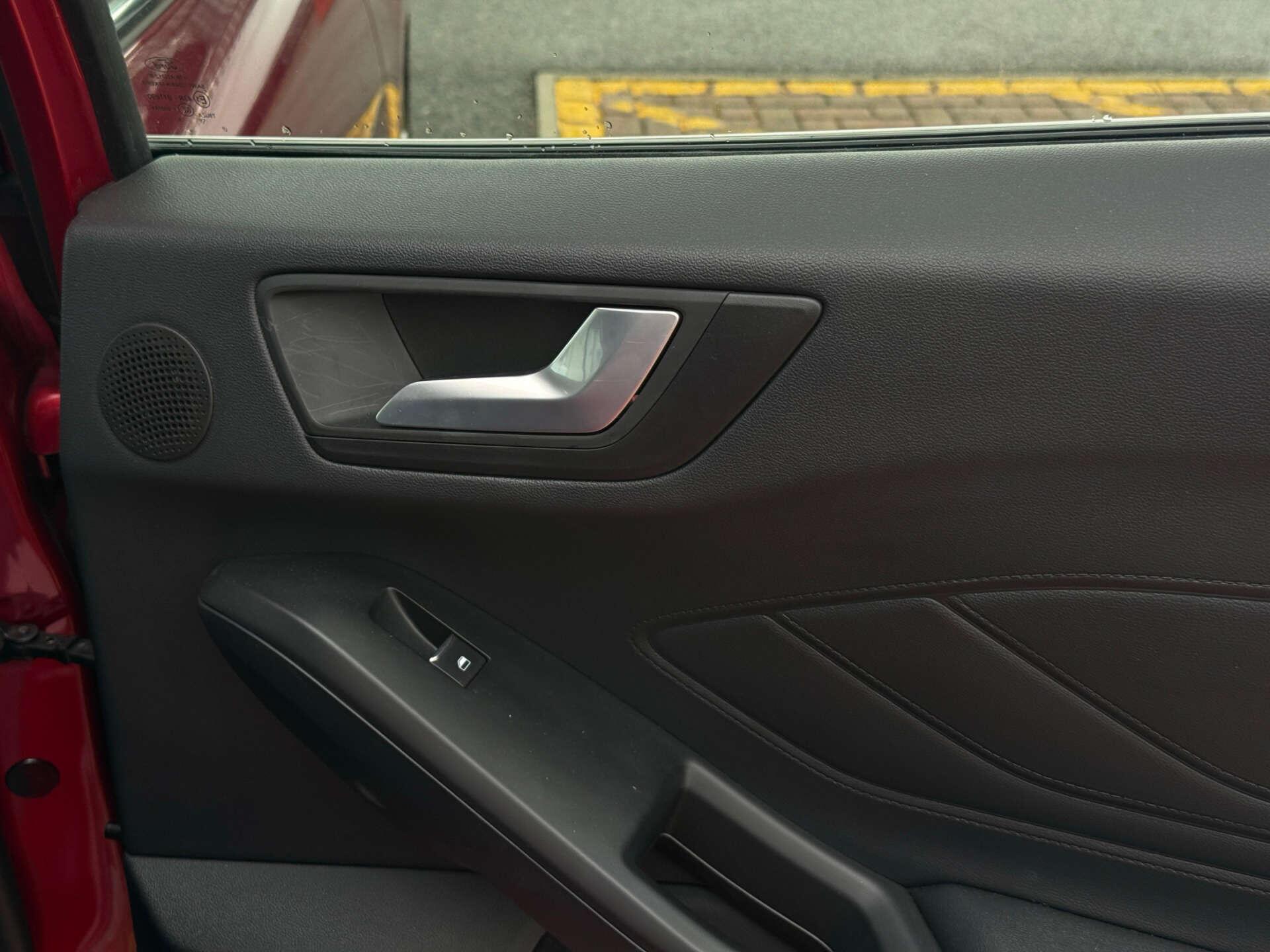 Ford Focus view 34