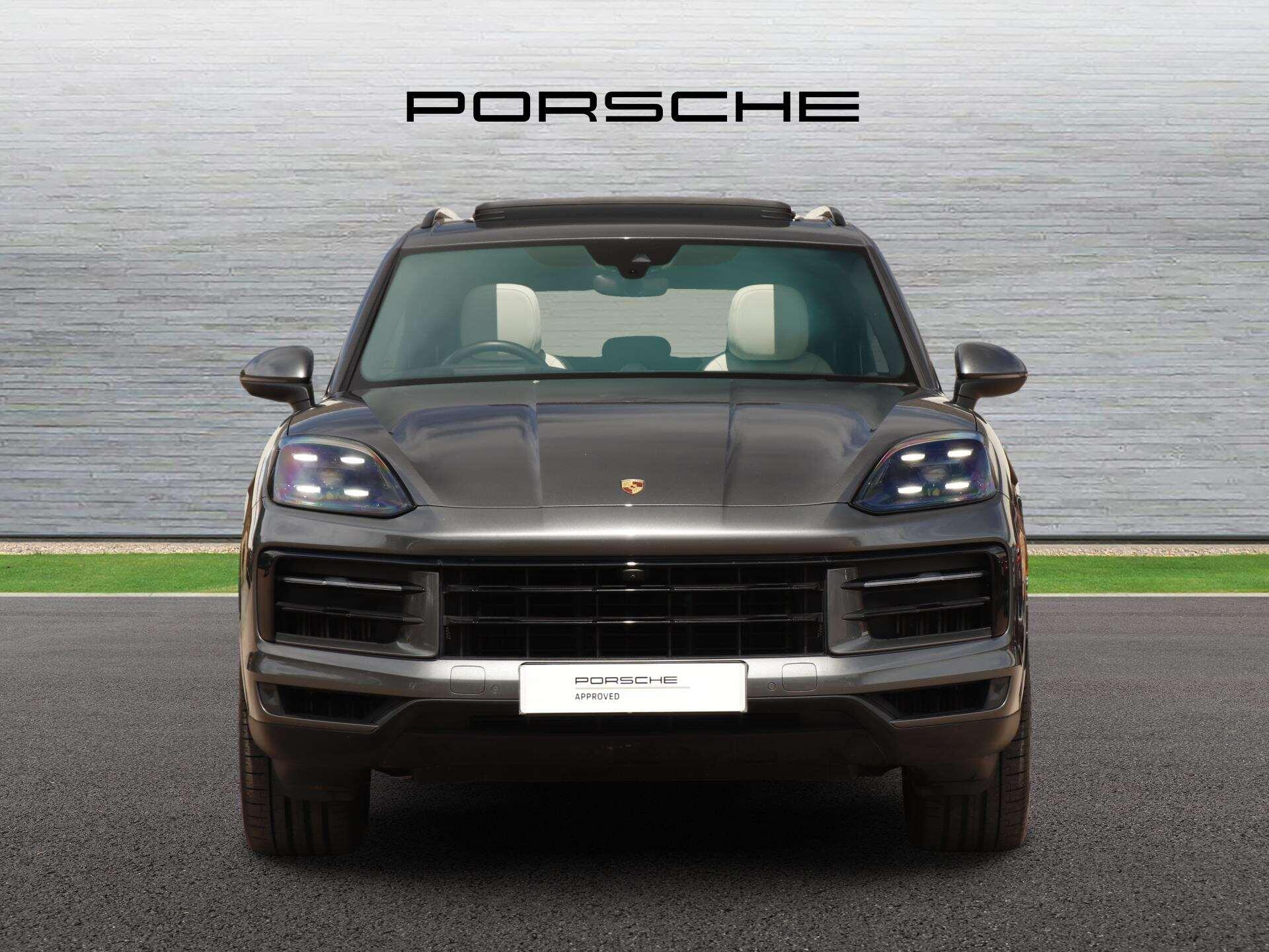 Porsche Cayenne view 8