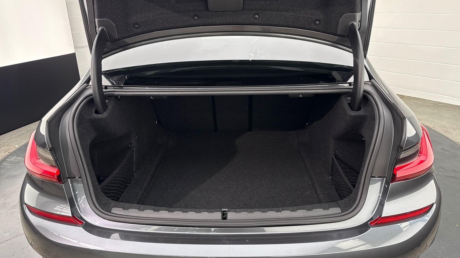 BMW 3 Series view 13