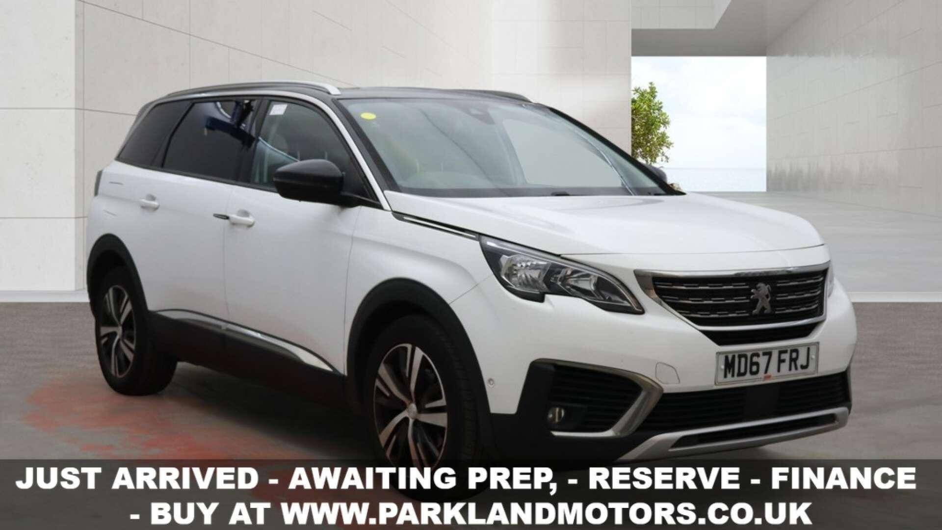 Peugeot 5008 main image