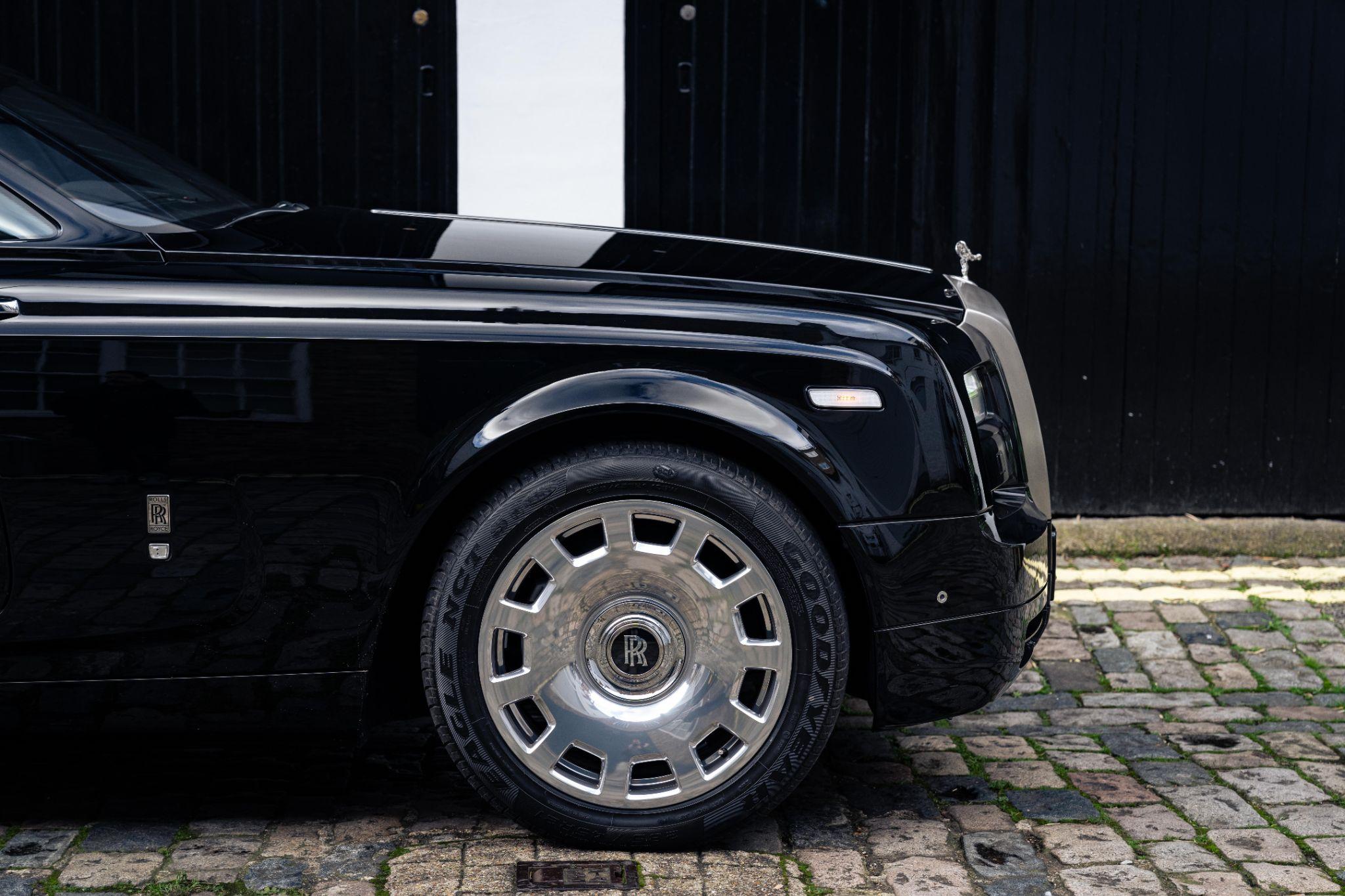 Rolls-Royce Phantom view 42