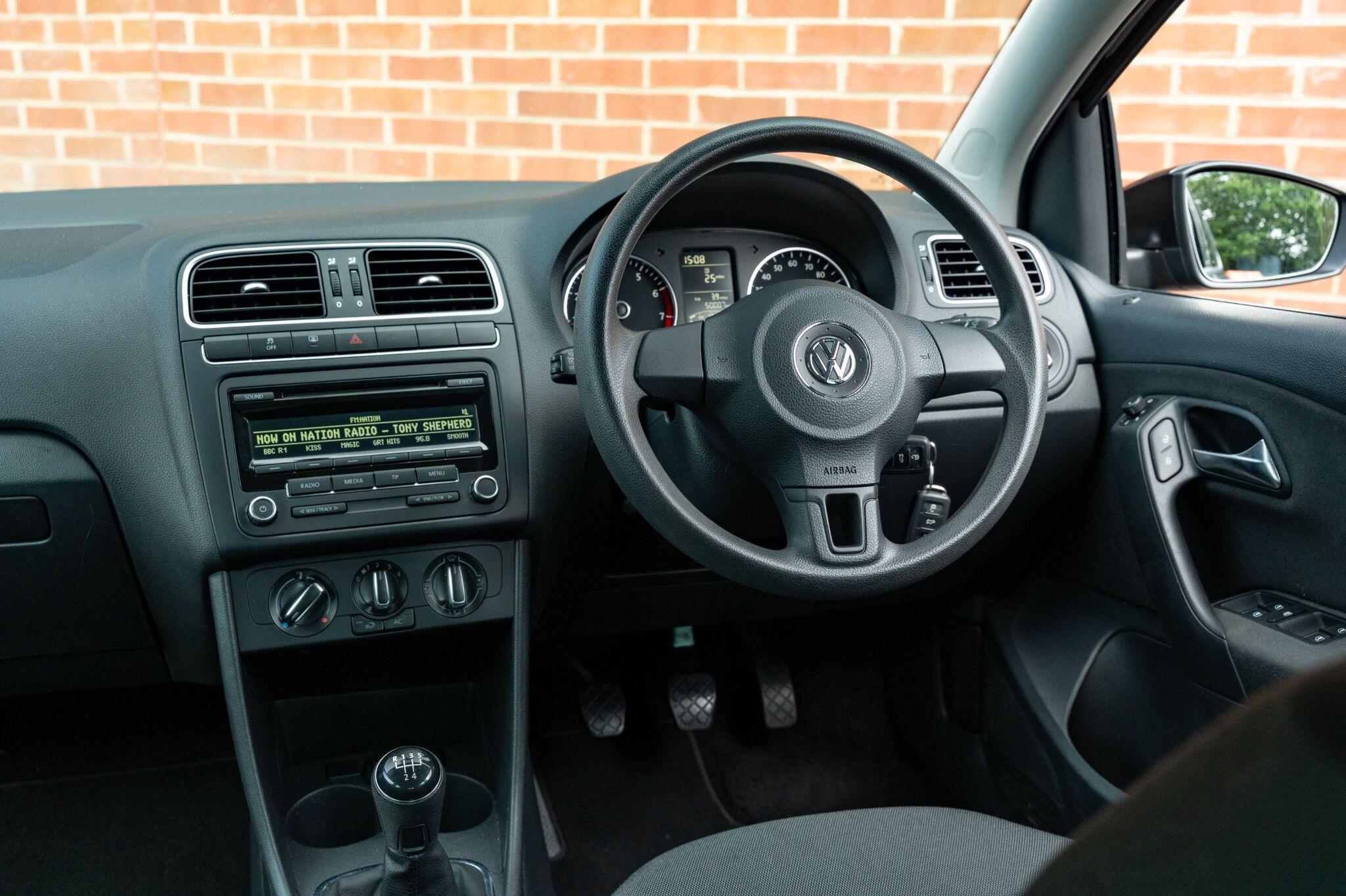 Volkswagen Polo view 11