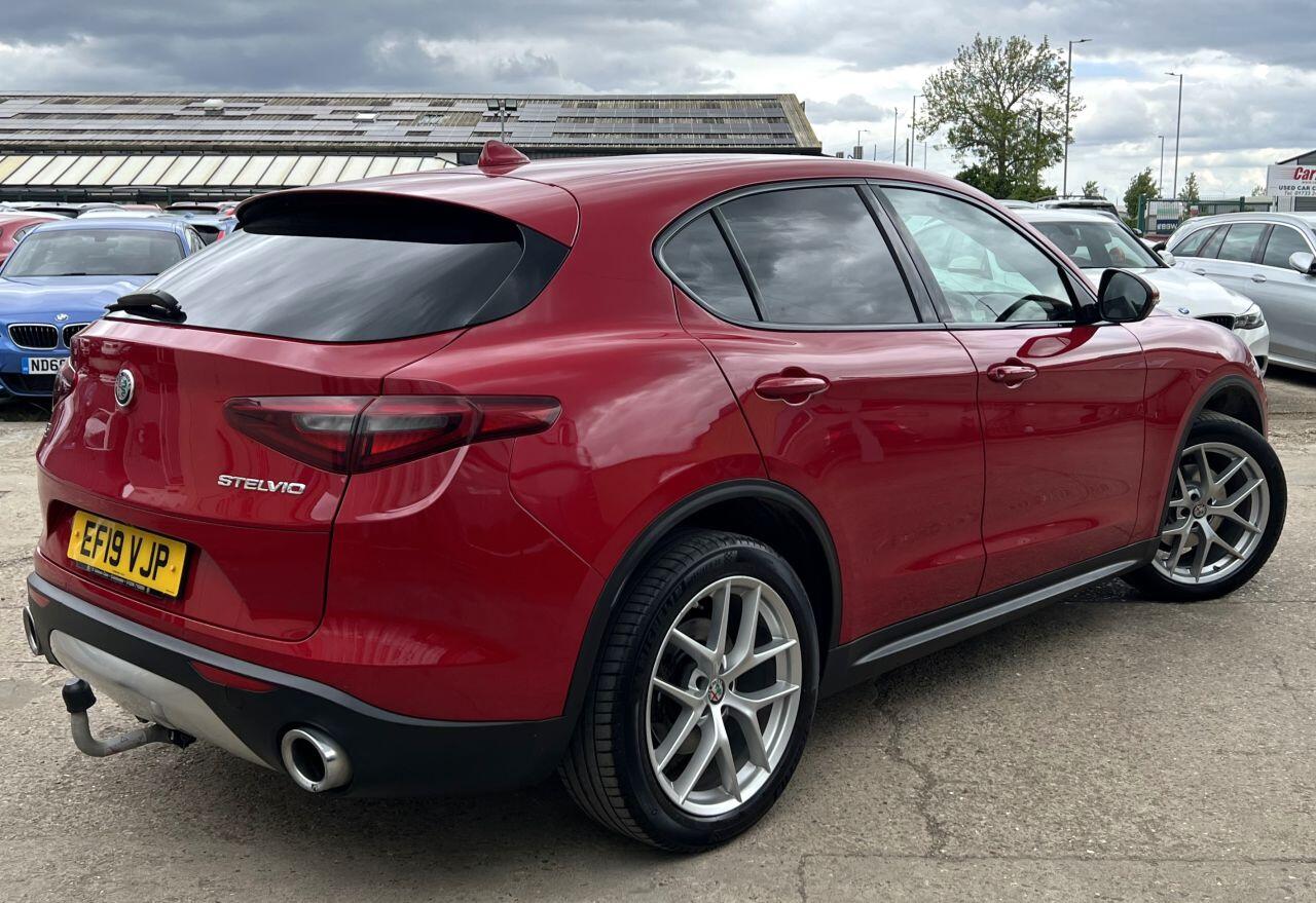 Alfa Romeo Stelvio view 3