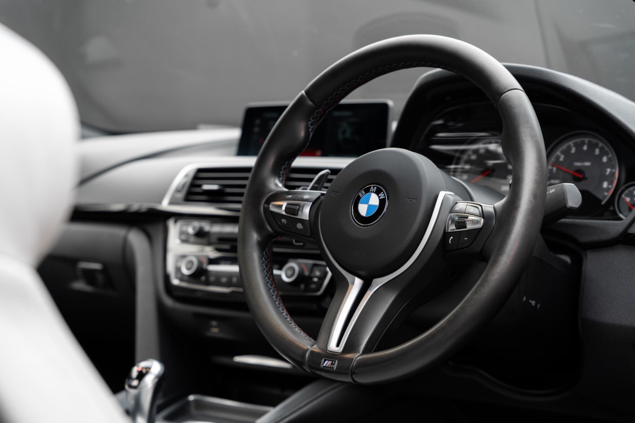 BMW M4 view 35