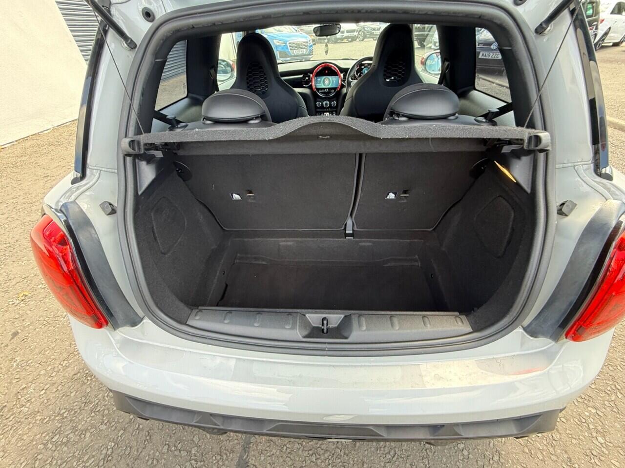 Mini Hatch view 24
