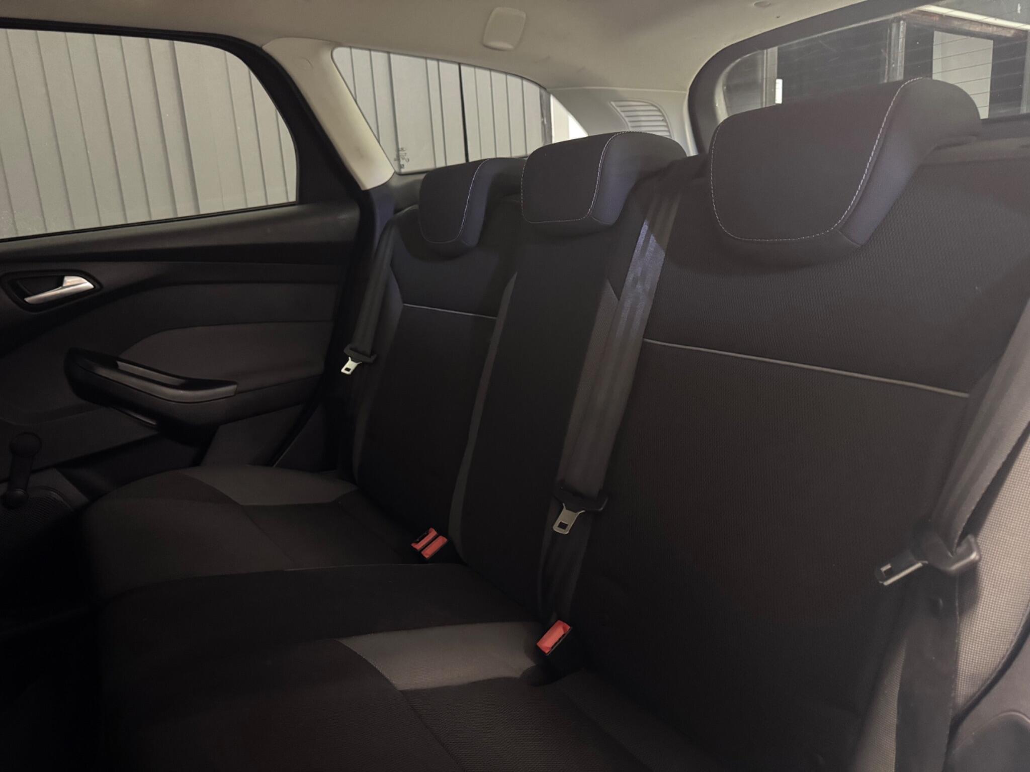 2014 Ford Focus 1.6 TDCi Edge Euro 5 (s/s) 5dr • 59,000 miles image 33