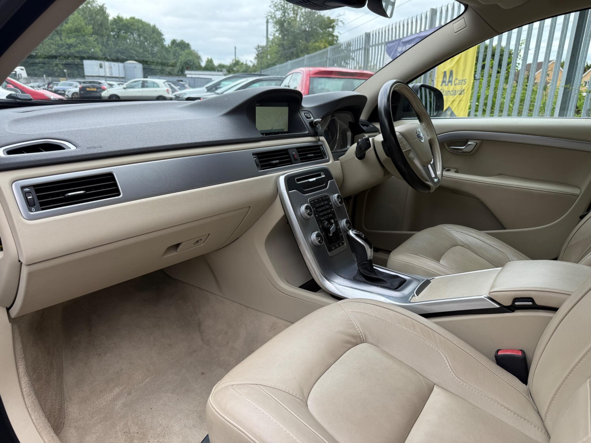 2015 Volvo S80 image 22